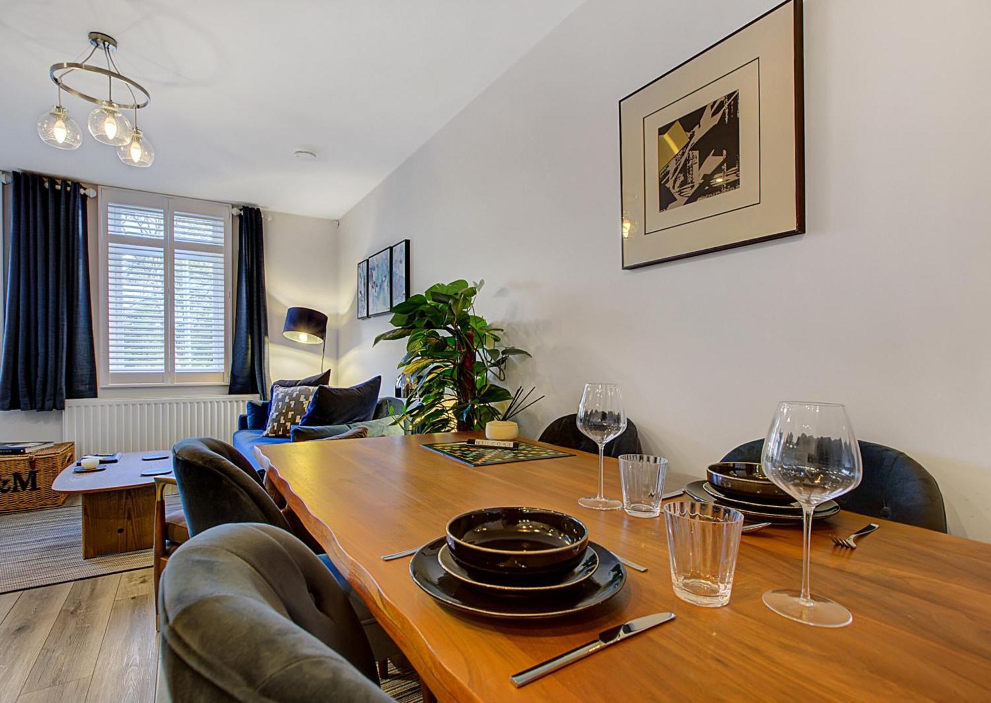 Stylish, Business Traveller Friendly Apartment, With Free Parking And Netflix فارنبورو المظهر الخارجي الصورة
